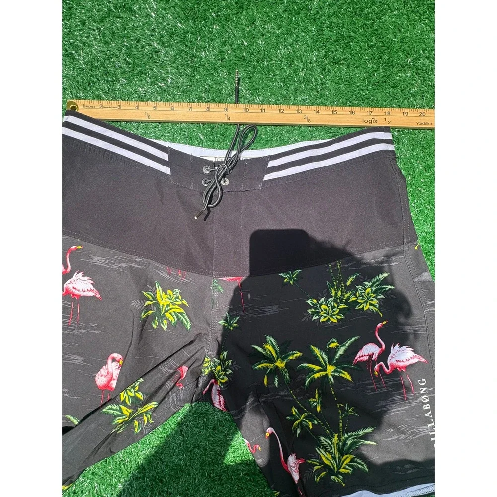 Billabong Platinum X Mens‎ Board Shorts Black Flamingo Tropical Print Size 36
